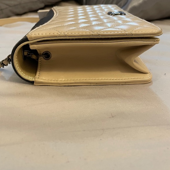 Small Chanel Ballerine Flap Bag in Beige / black - Picture 2 of 16